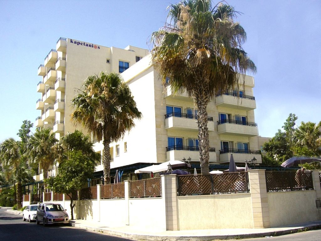 Kapetanios Limassol Hotel Екстер'єр фото